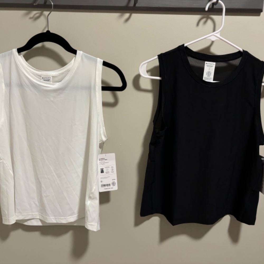 Athleta Ultimate Muscle Tank - 2 size small b/w